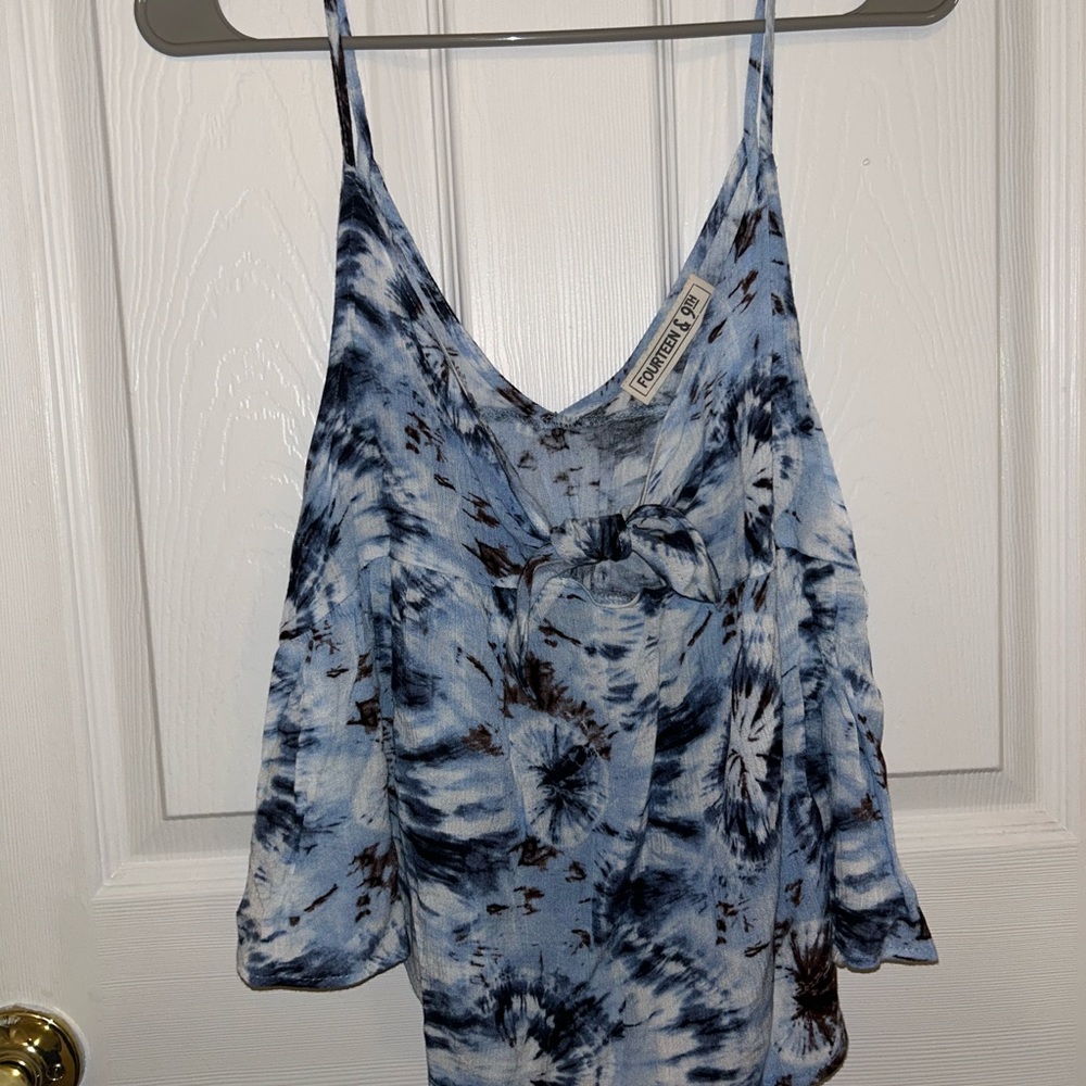Lizard Thicket Tie-Front Flowy Tank Top